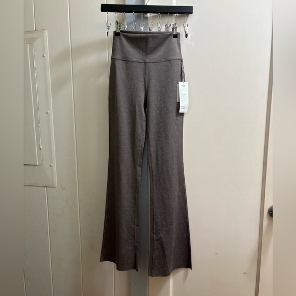 Vuori Pants - NWT Vuori Halo Slim Flare Pants